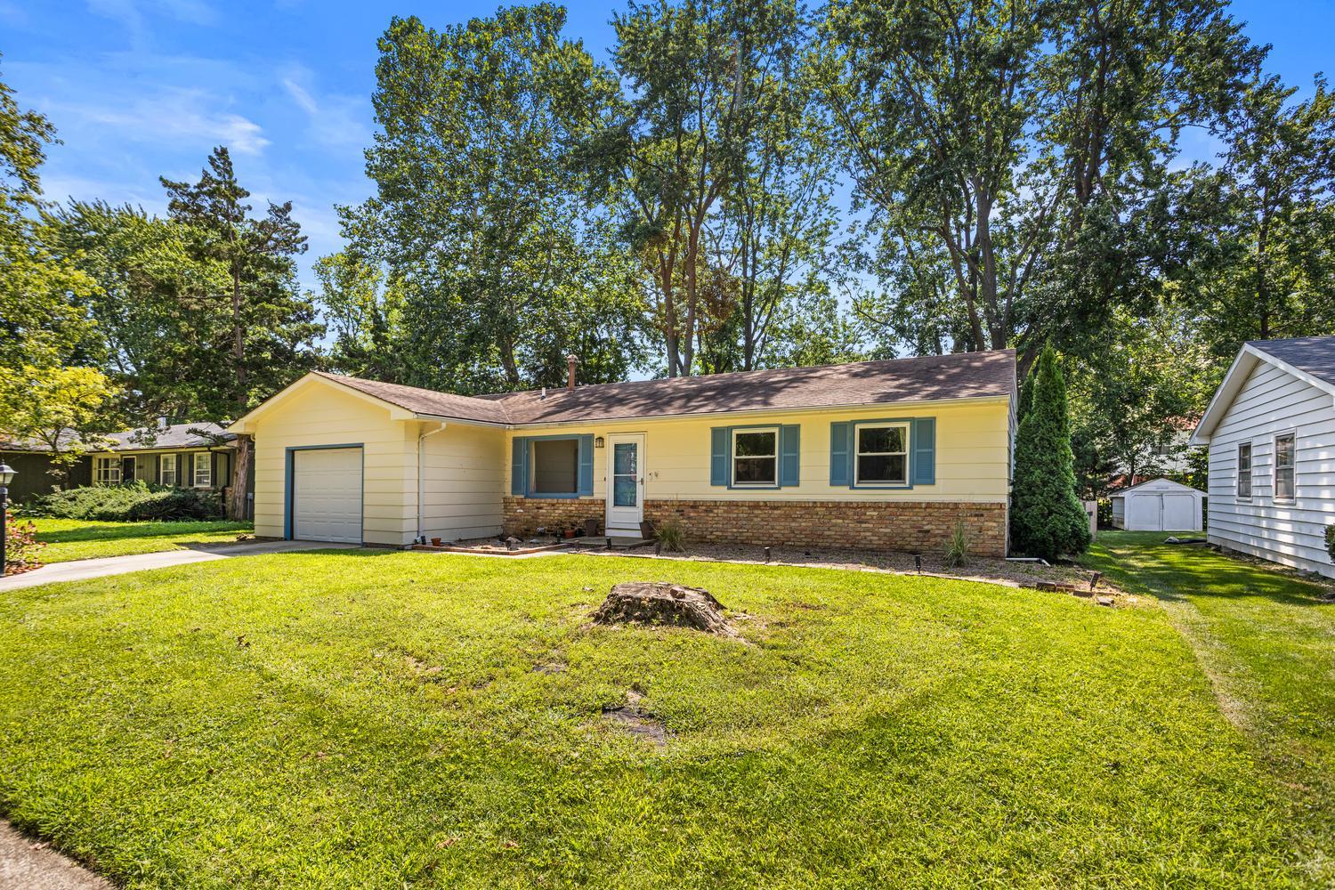 2305 Glenoak Drive Property Photo 2