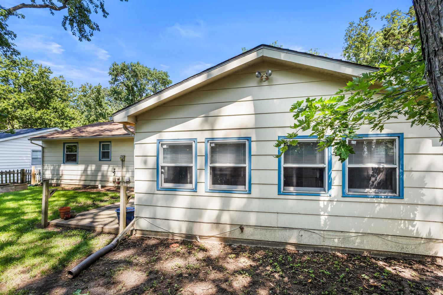 2305 Glenoak Drive Property Photo 6