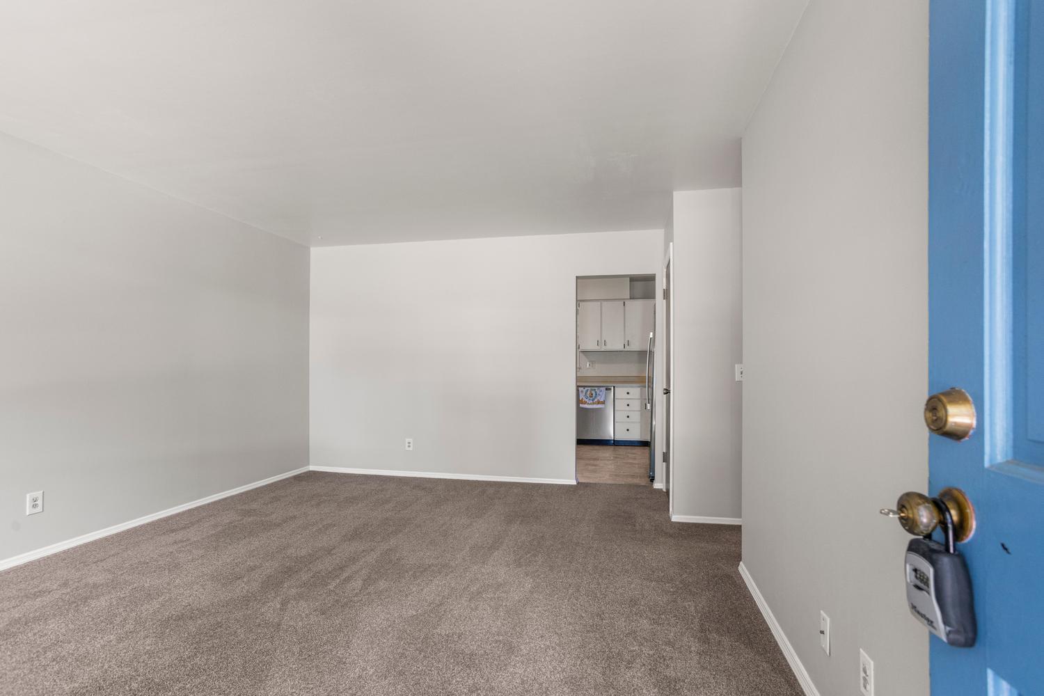 2305 Glenoak Drive Property Photo 8