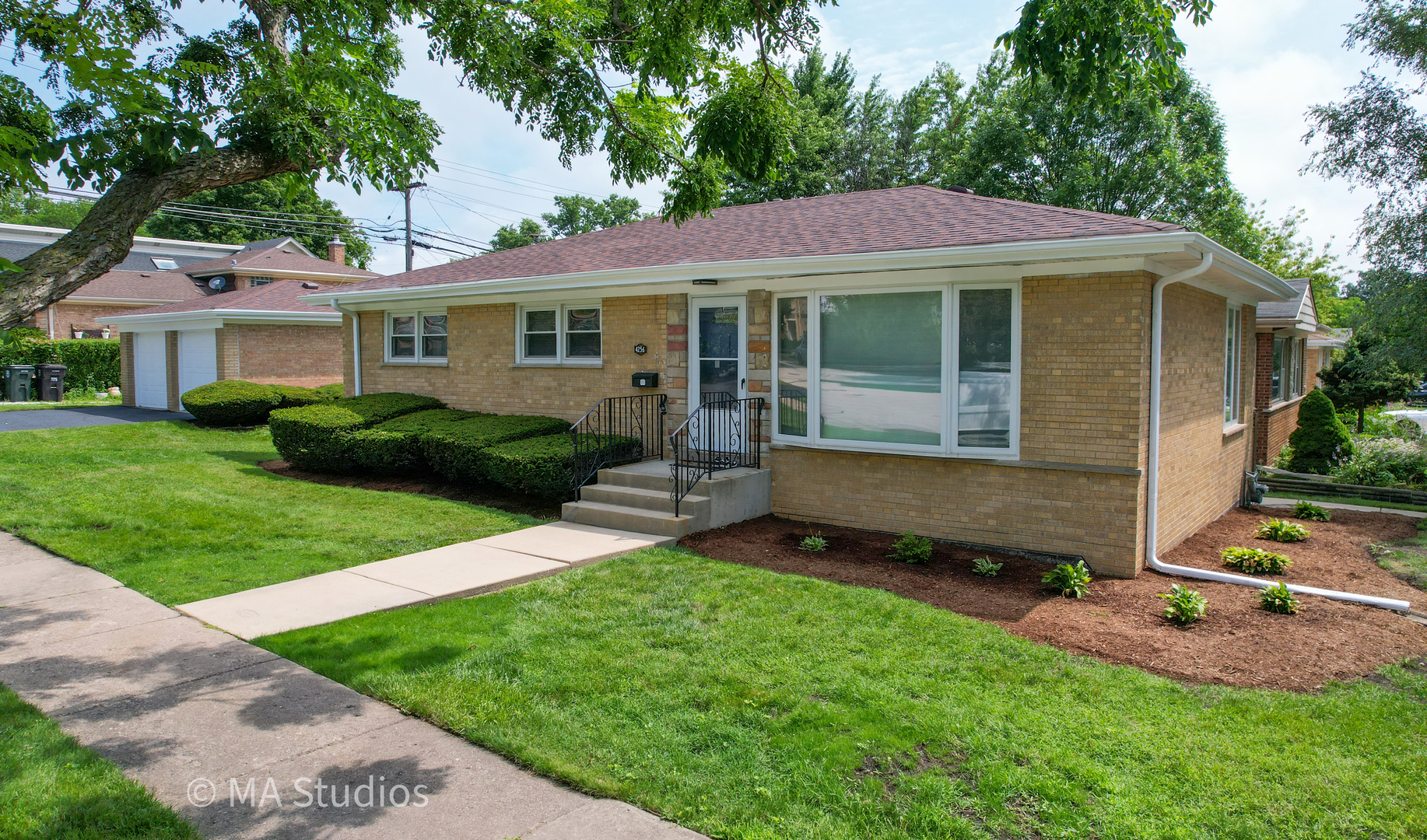 4256 Golf Road Property Photo 1