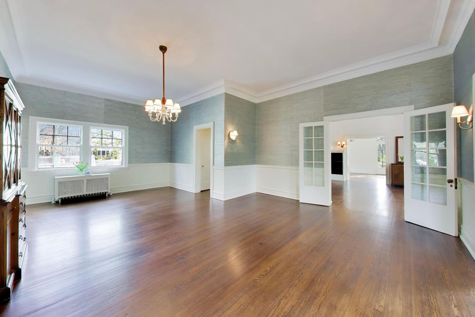 1046 Ridge Street Property Photo 6