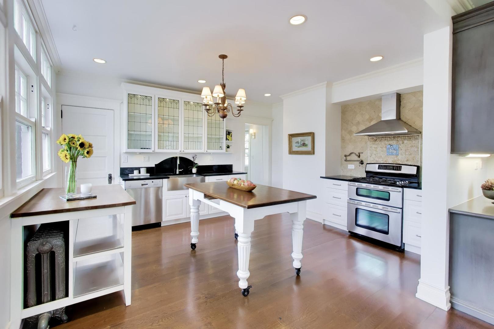 1046 Ridge Street Property Photo 11