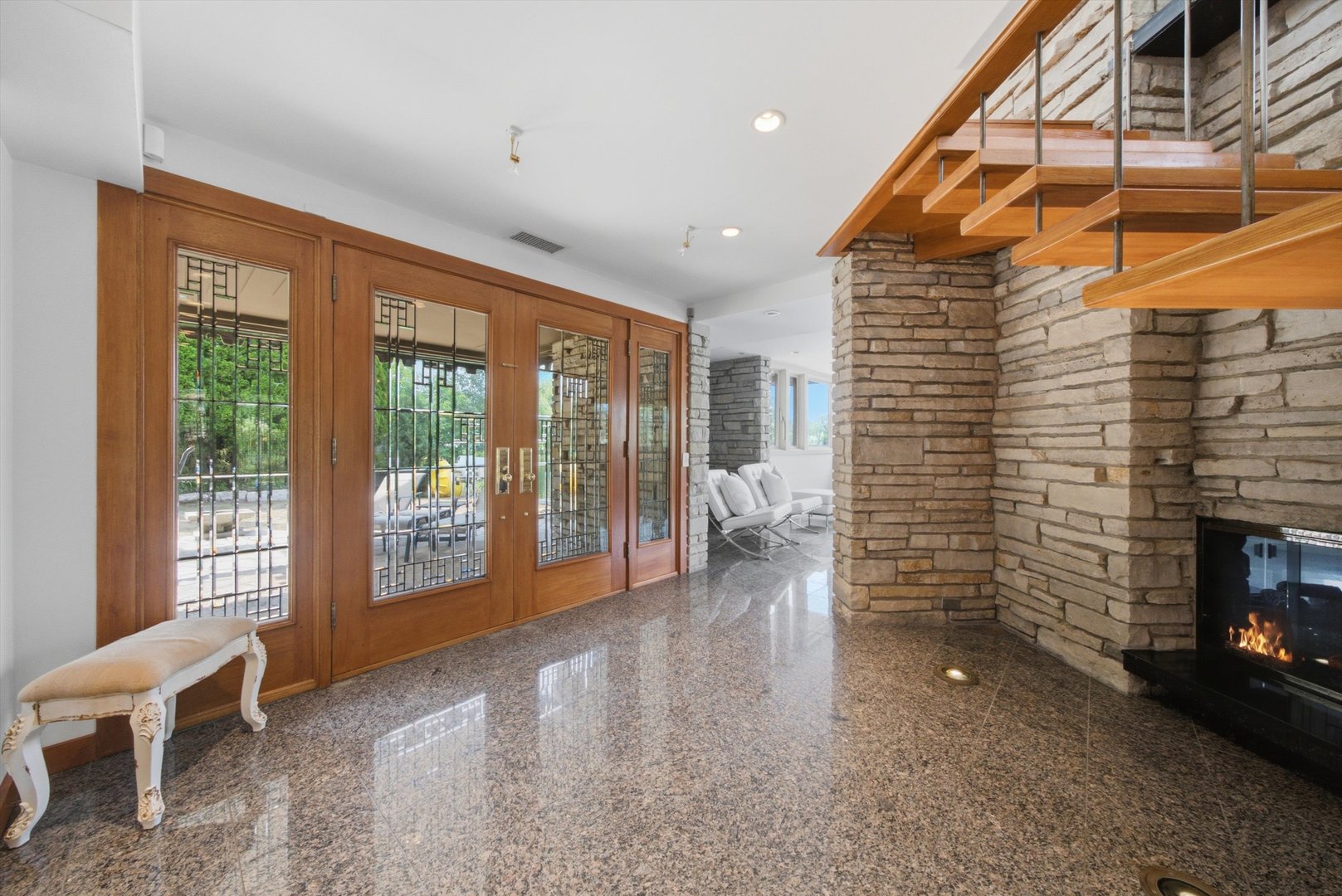 130 N Dee Road Property Photo 8