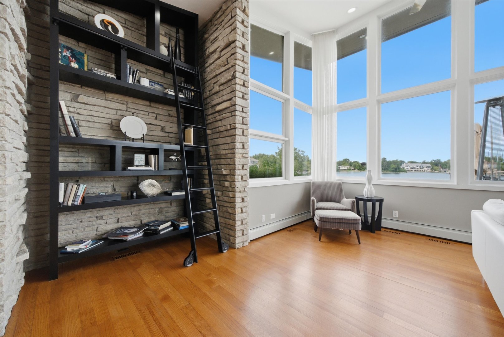 130 N Dee Road Property Photo 11