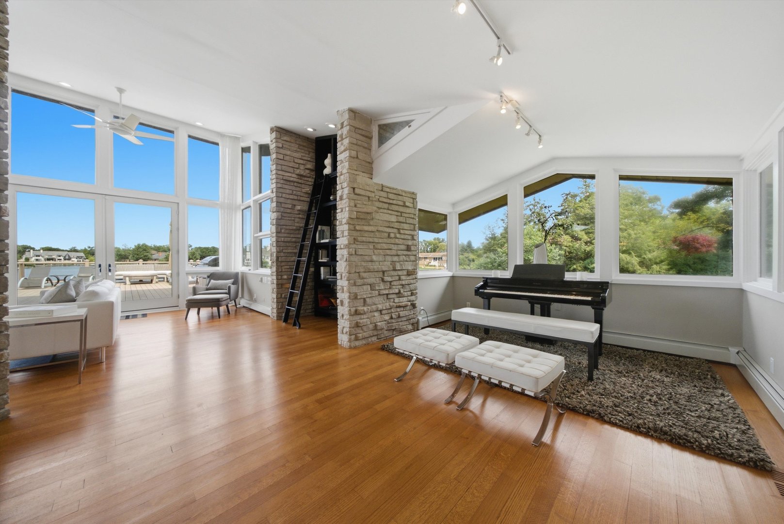 130 N Dee Road Property Photo 12