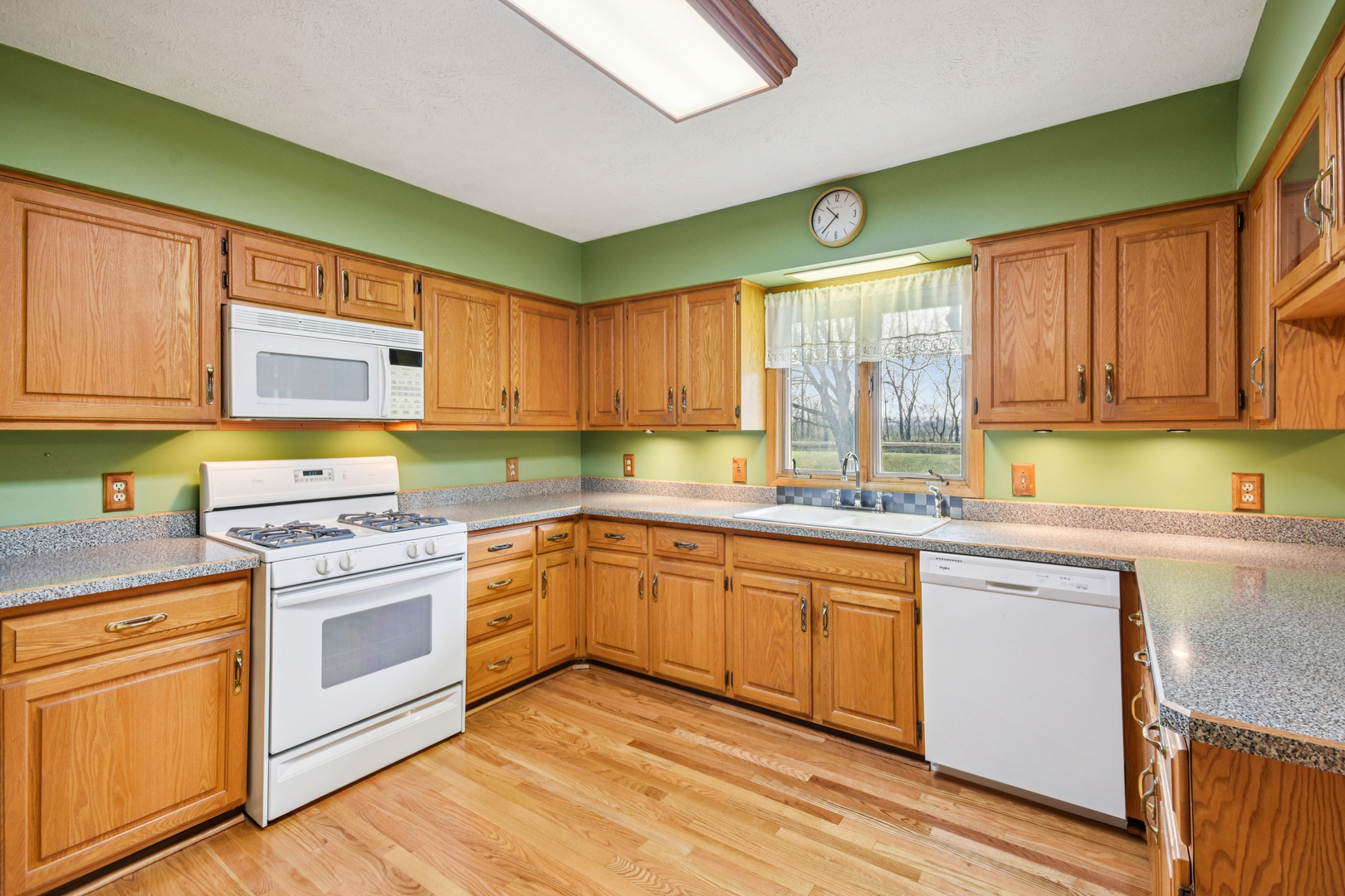 407 Ottawa Street Property Photo 12