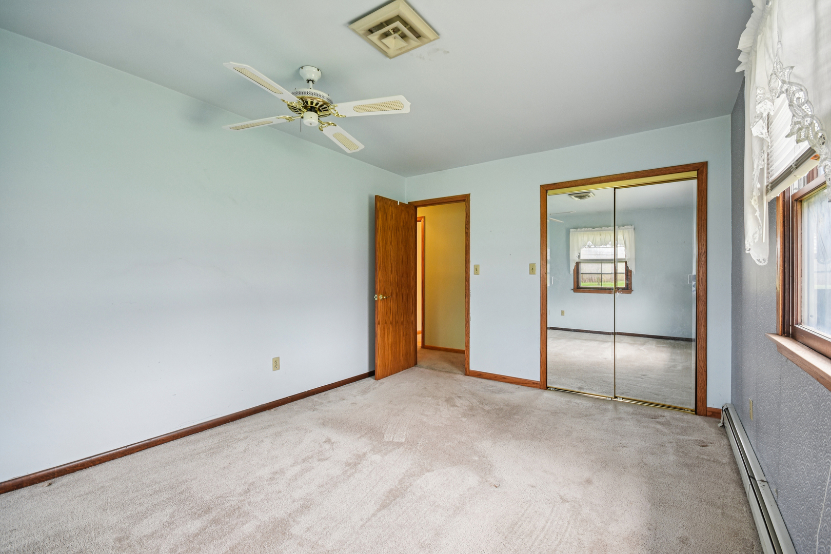 407 Ottawa Street Property Photo 27