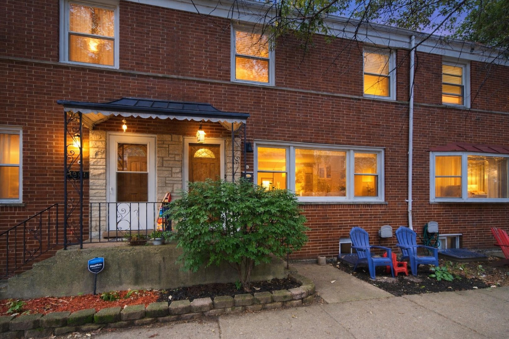1903 W Sunnyside Avenue Property Photo 1