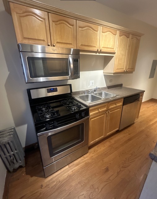 1818 W Chase Avenue 2 Property Photo 3
