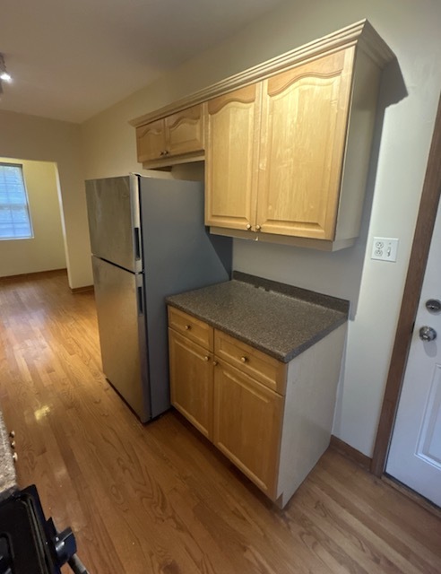 1818 W Chase Avenue 2 Property Photo 4