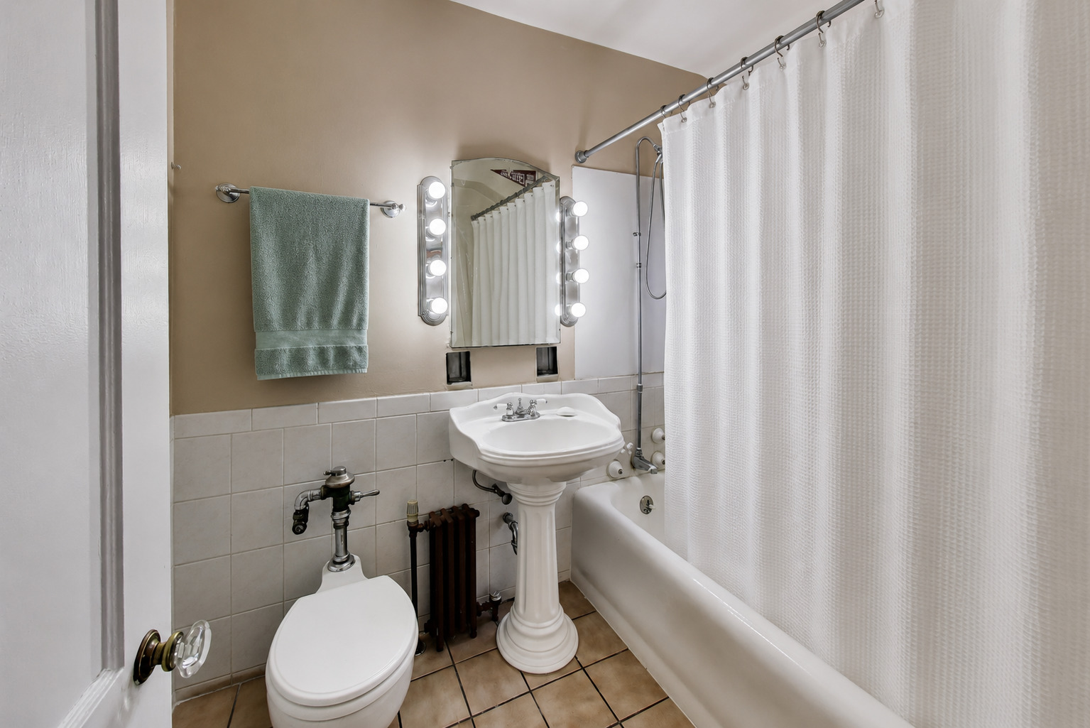 1755 E 55th Street 303 Property Photo 12