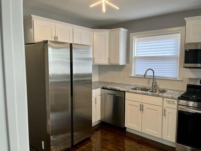 9334 S Paxton Avenue Property Photo 2
