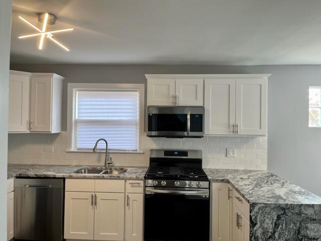 9334 S Paxton Avenue Property Photo 4