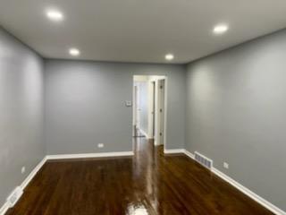9334 S Paxton Avenue Property Photo 5
