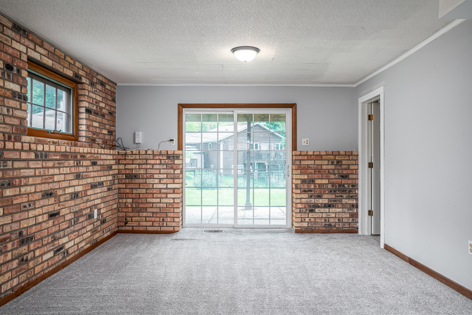 2853 Forest Road Property Photo 15
