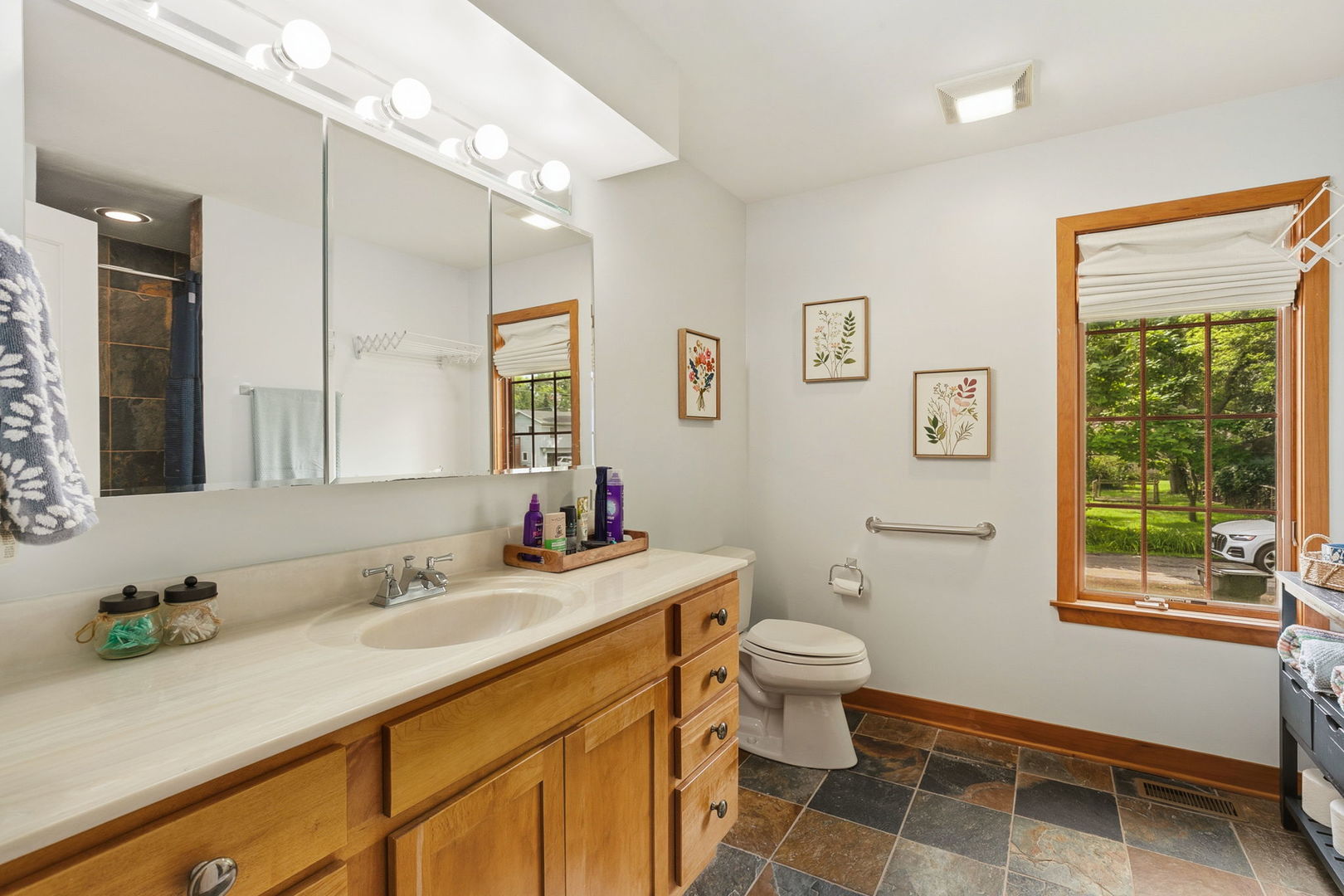 25138 W Lake Avenue Property Photo 13