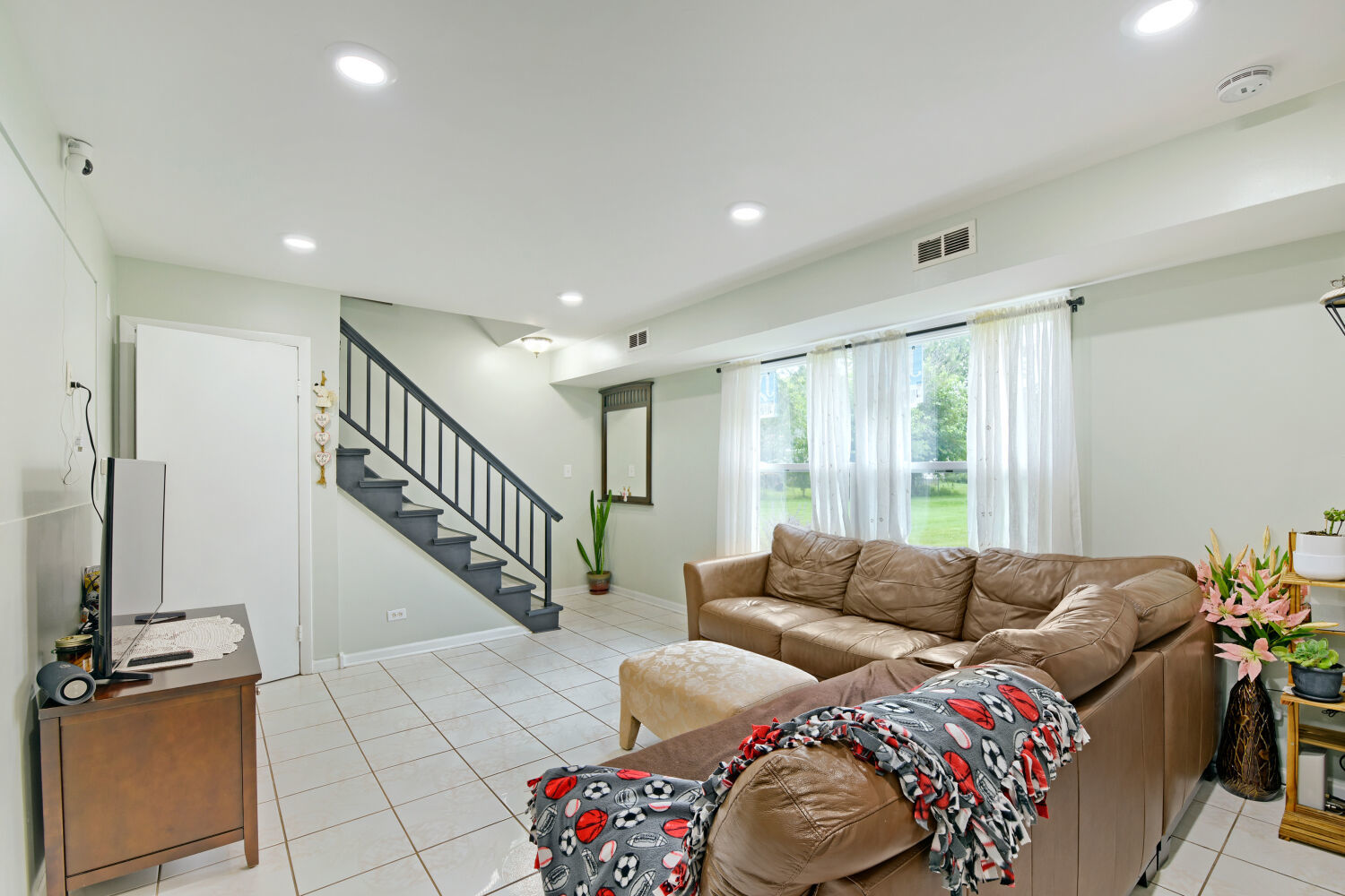 1301 N Glen Circle D Property Photo 3