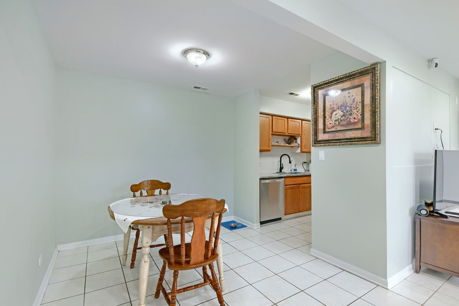 1301 N Glen Circle D Property Photo 6