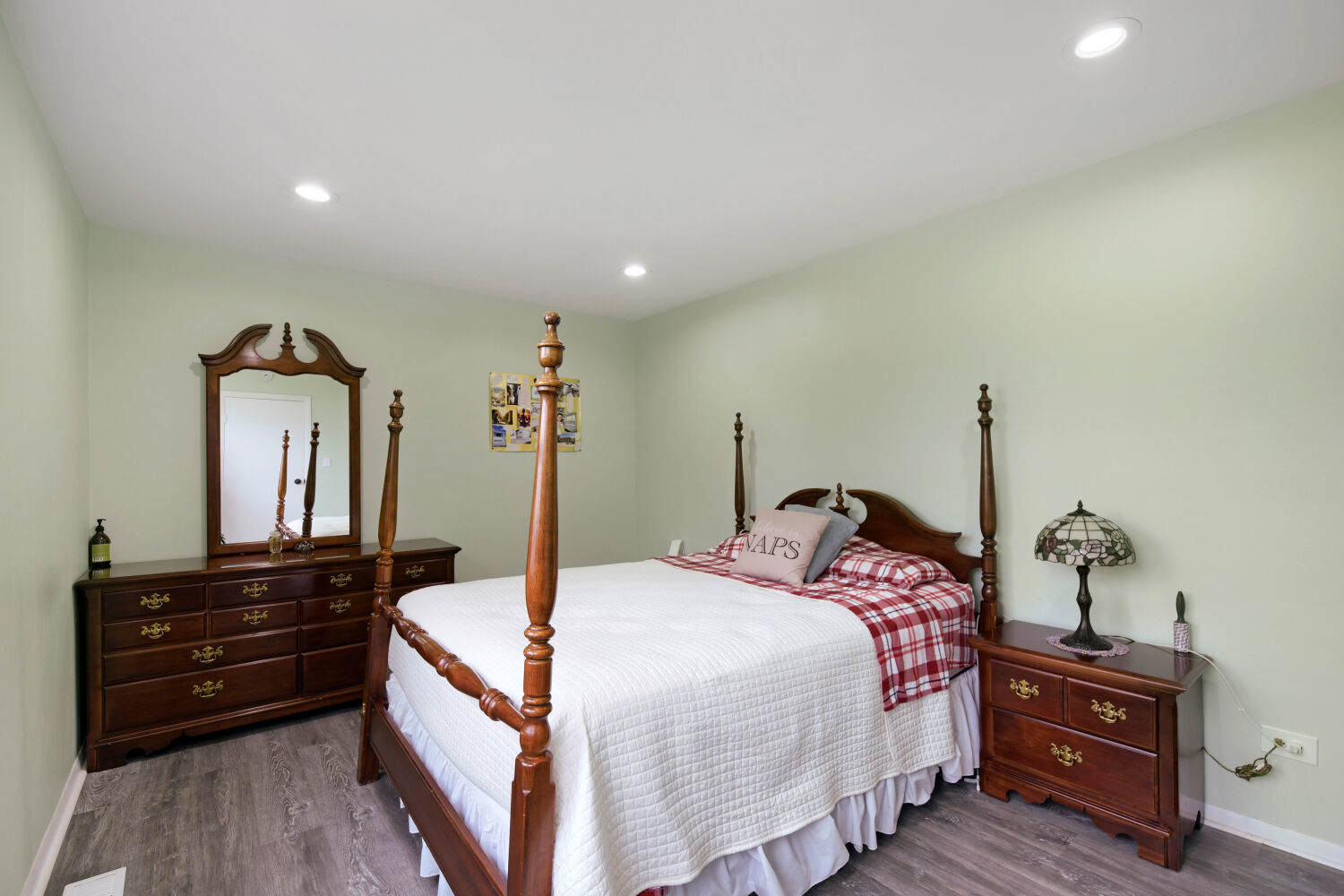 1301 N Glen Circle D Property Photo 11