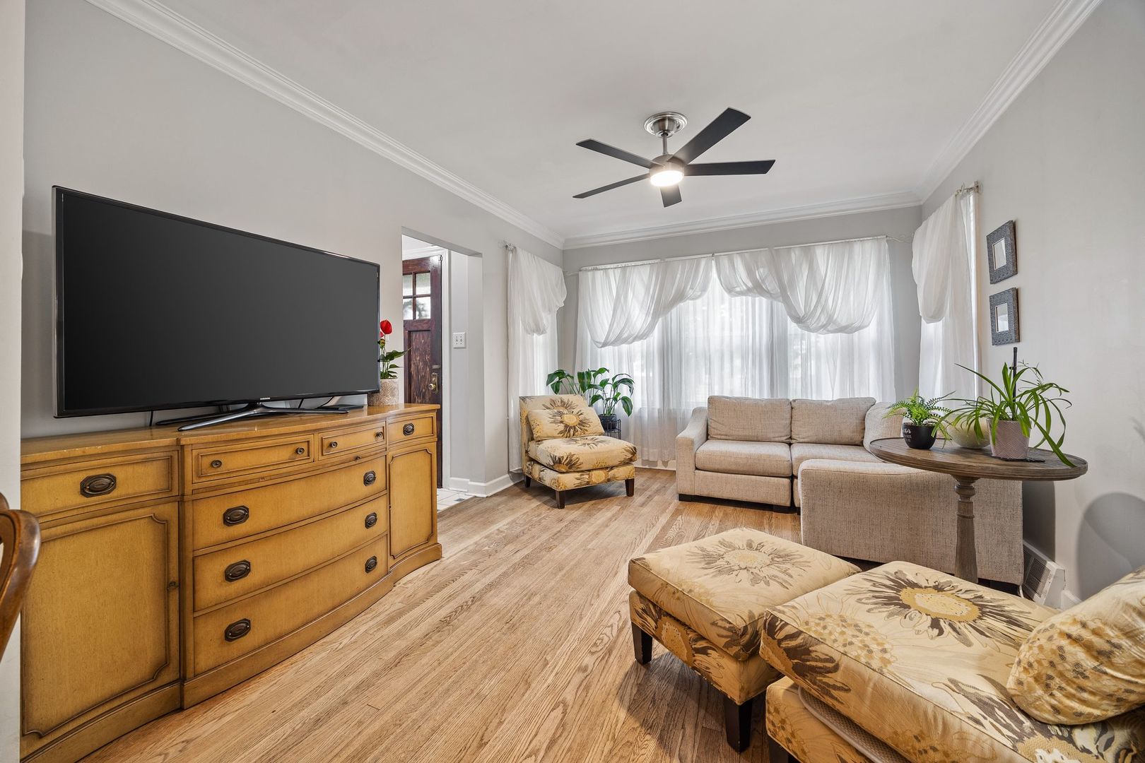 1018 S Mayfield Avenue Property Photo 8