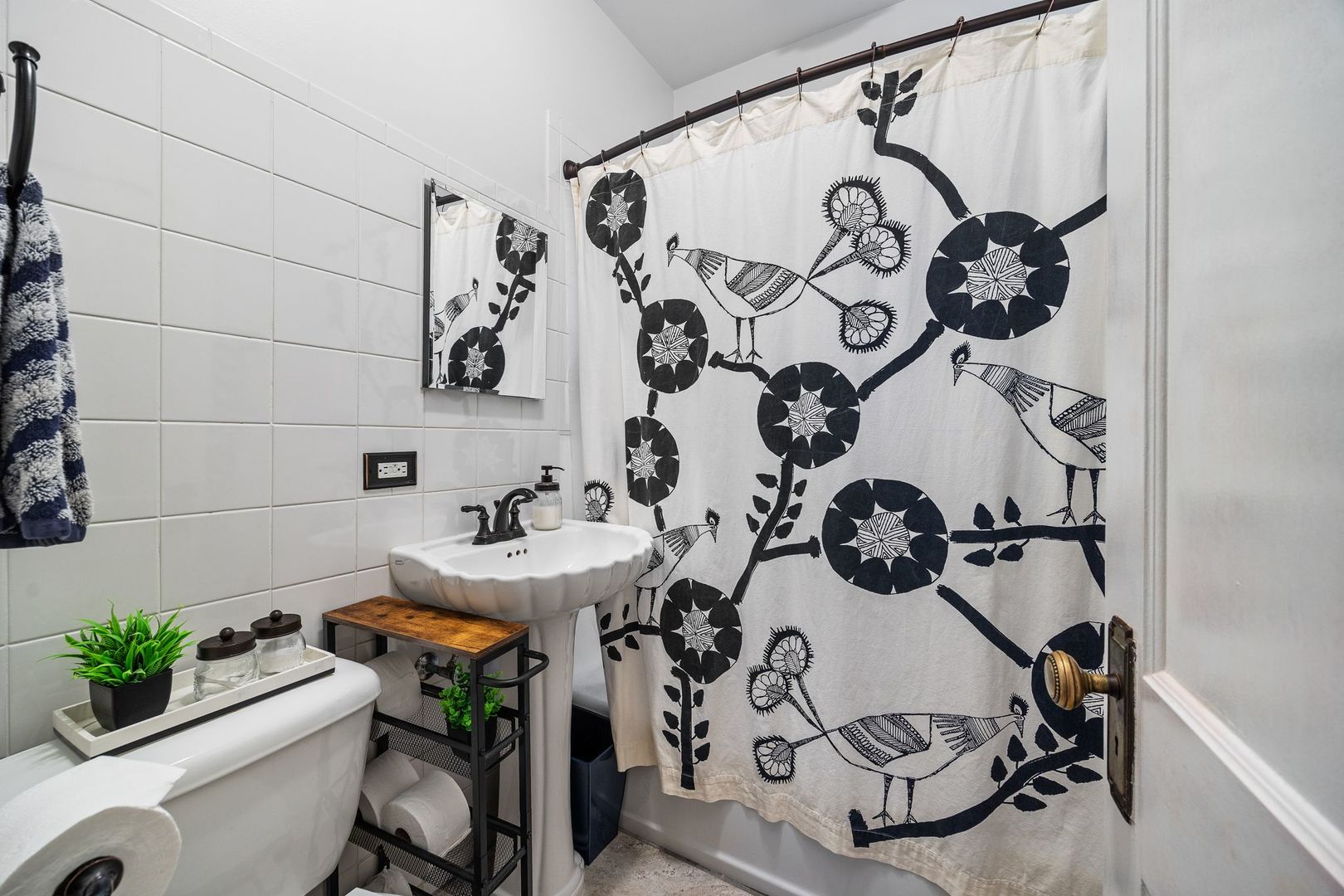 1018 S Mayfield Avenue Property Photo 12