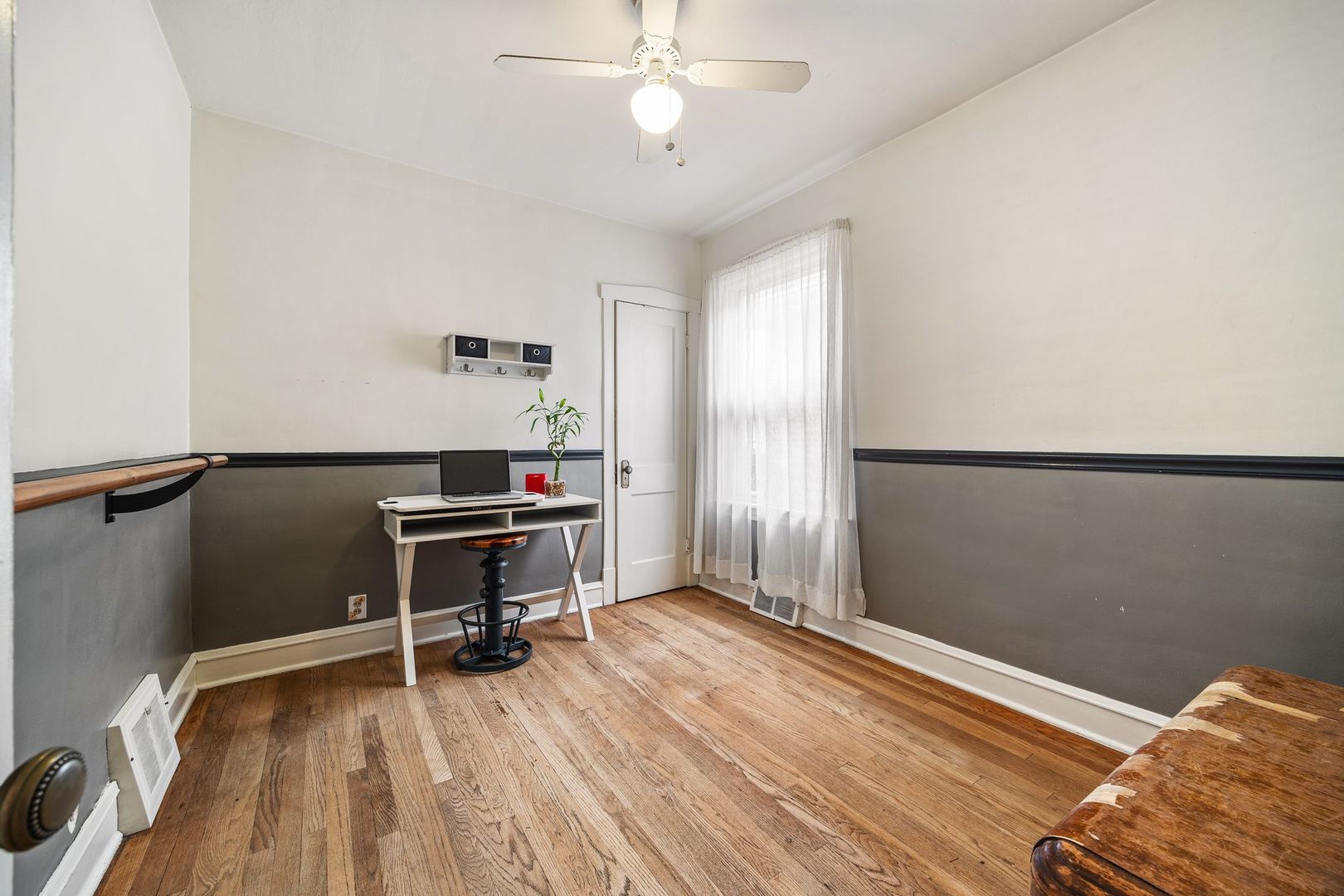 1018 S Mayfield Avenue Property Photo 13