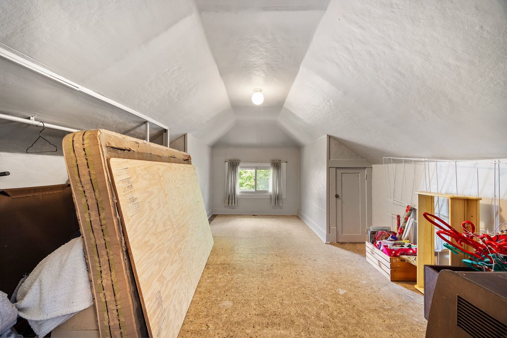 1018 S Mayfield Avenue Property Photo 19