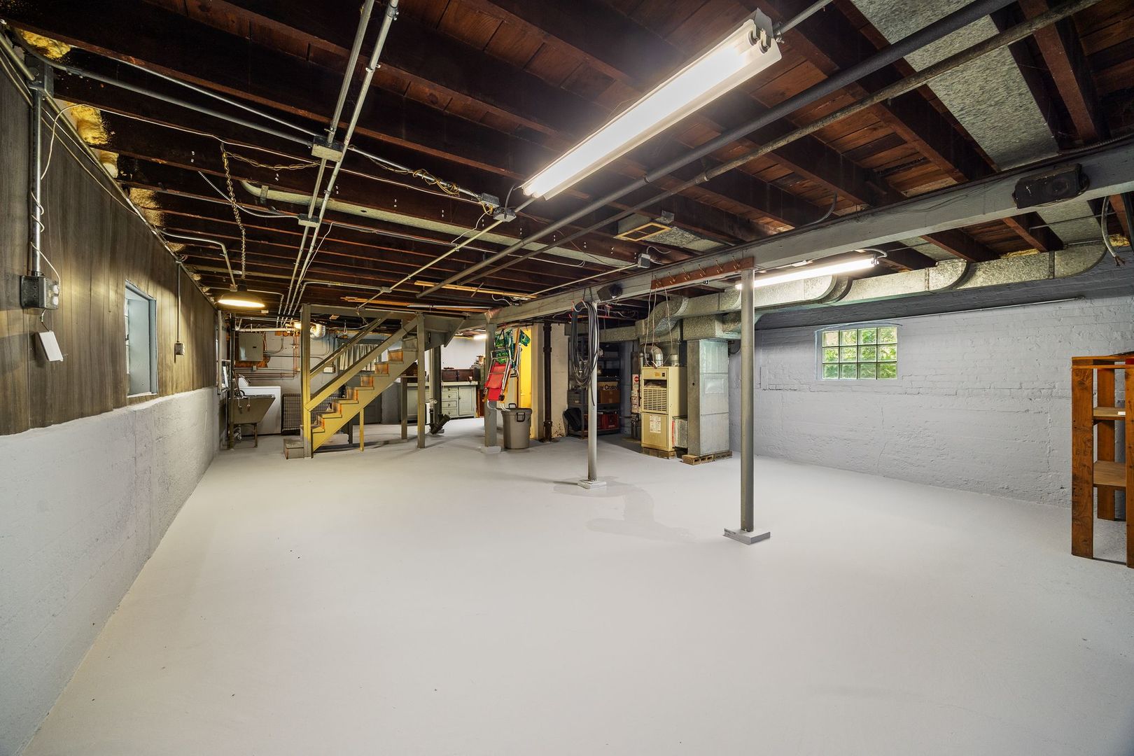 1018 S Mayfield Avenue Property Photo 20