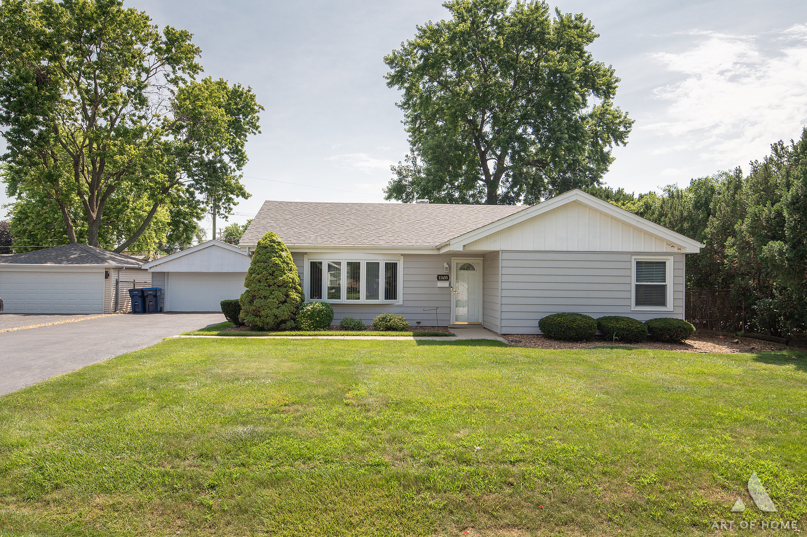 11655 S Nagle Avenue Property Photo 1