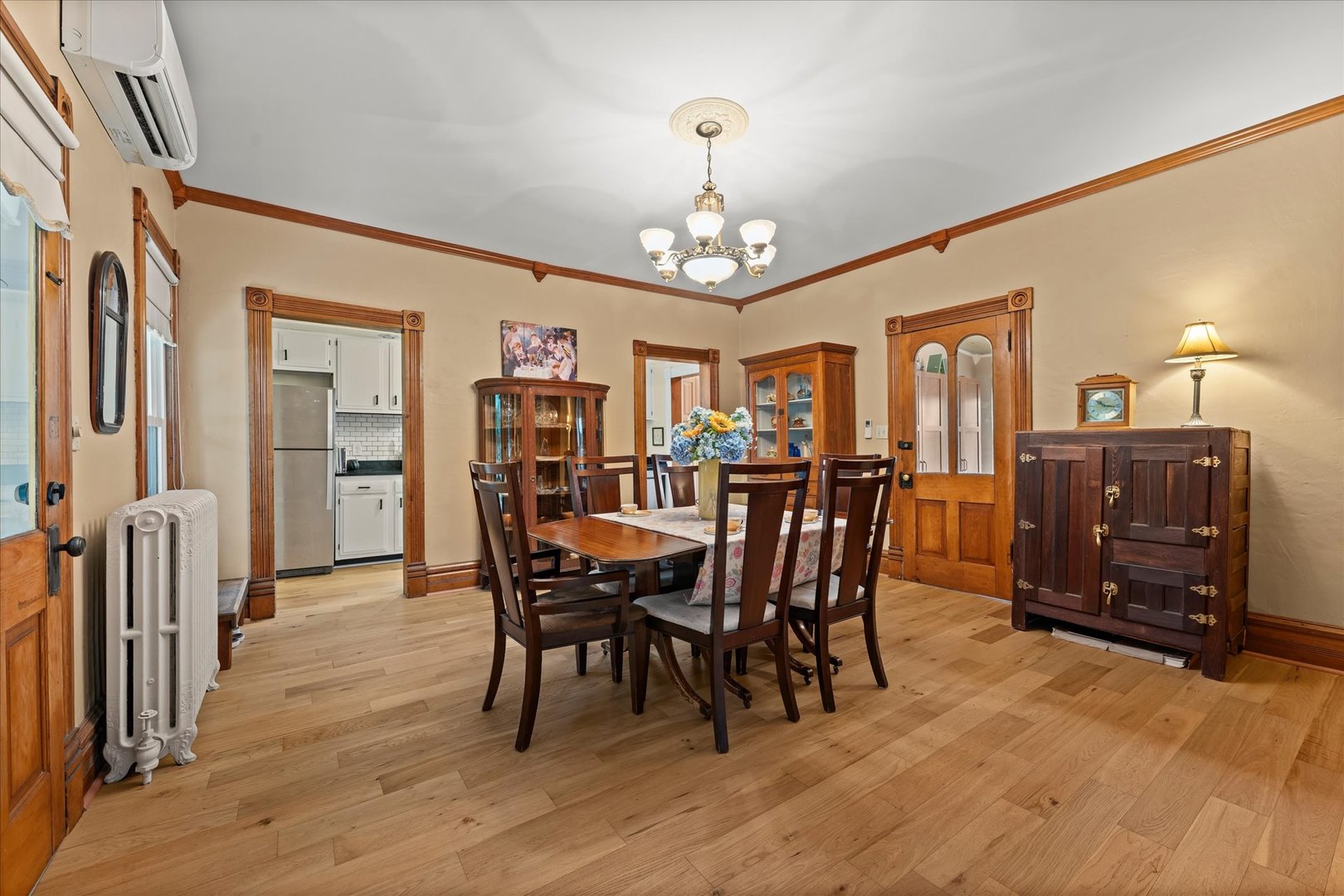 321 N High Street Property Photo 6