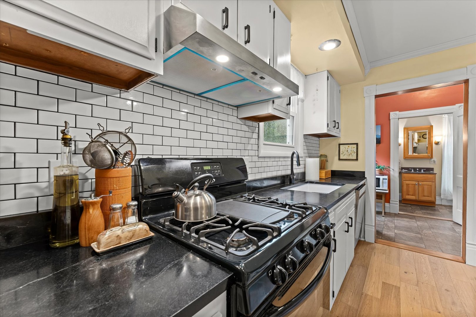 321 N High Street Property Photo 16