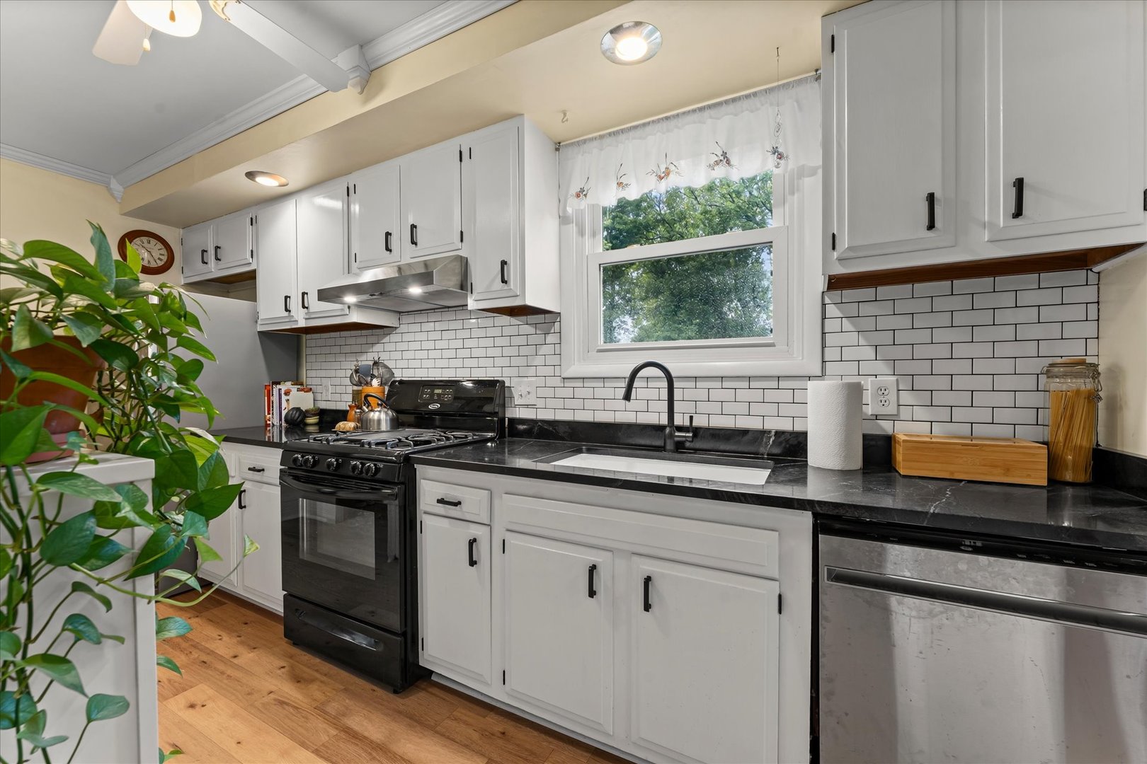 321 N High Street Property Photo 19