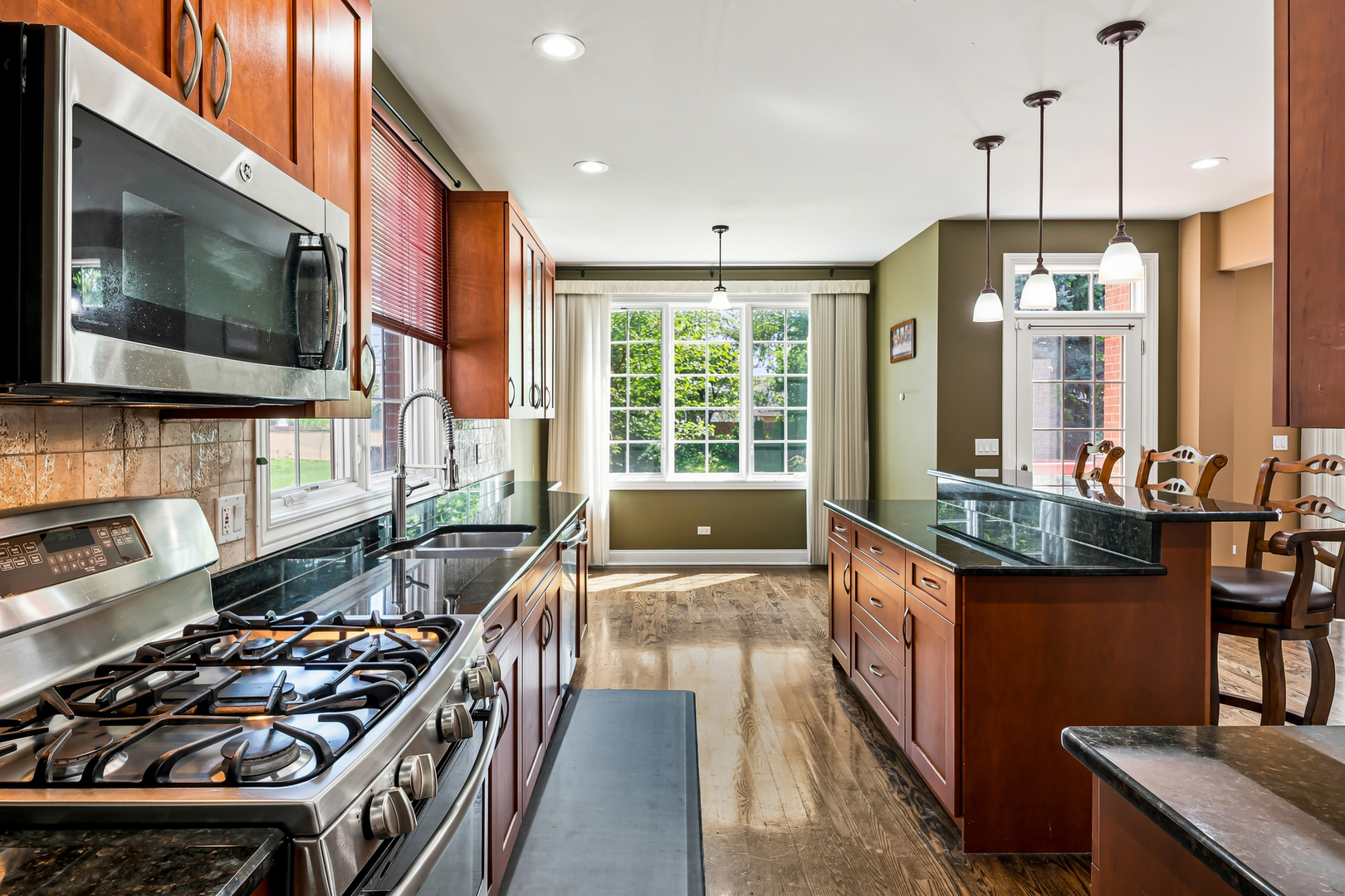 1769 Morse Avenue Property Photo 11