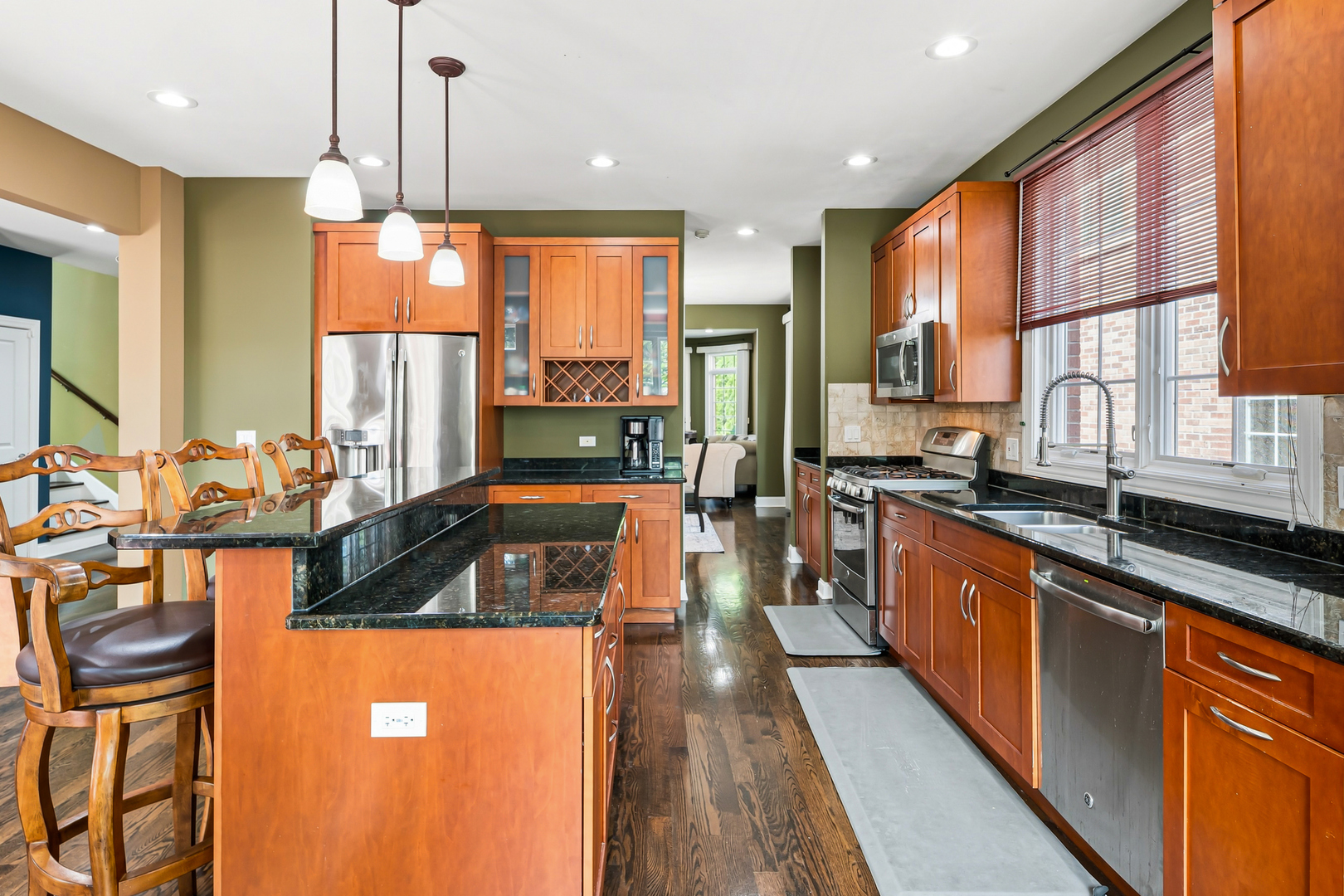 1769 Morse Avenue Property Photo 13