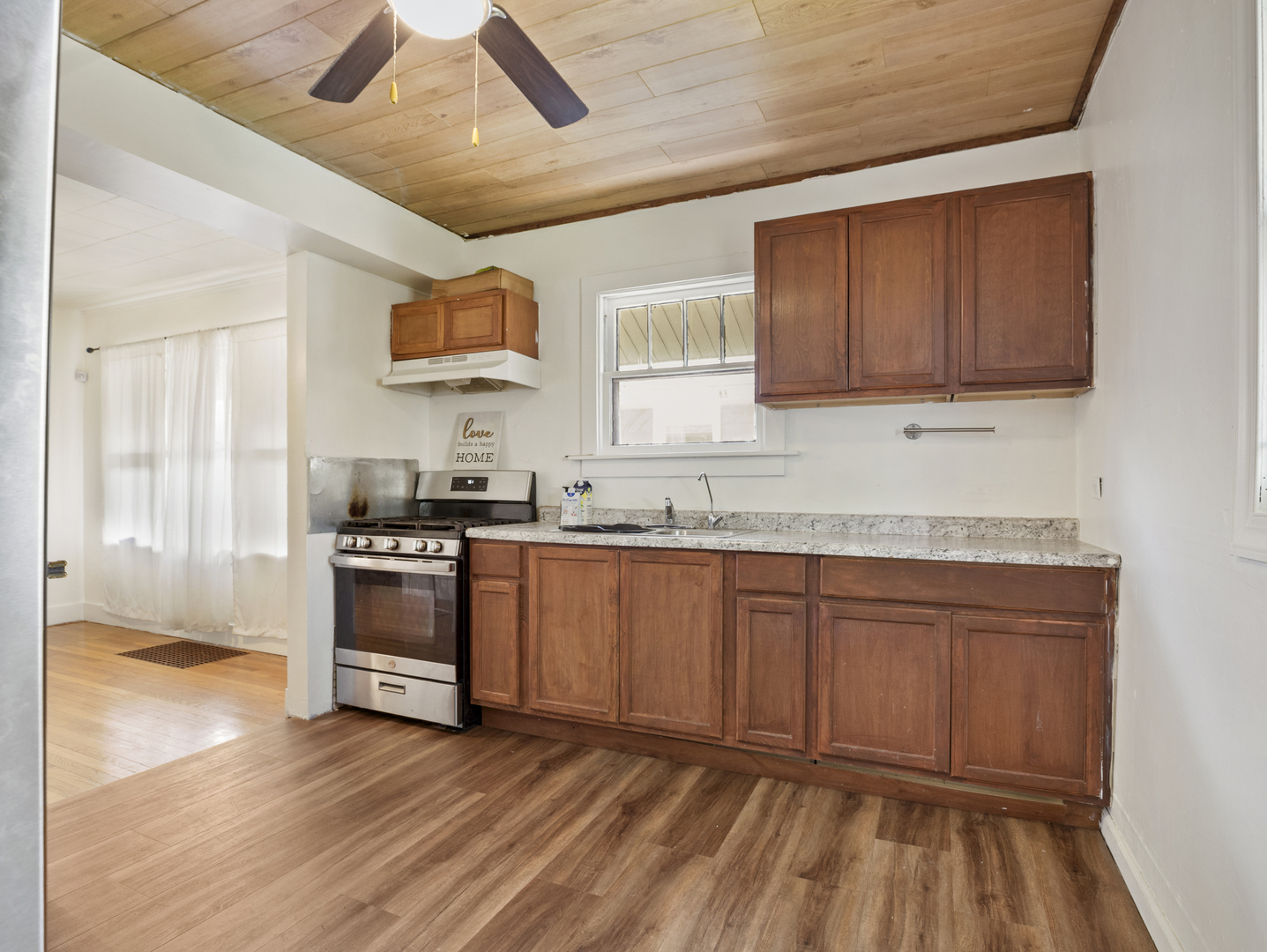 1310 Prairie Avenue Property Photo 12