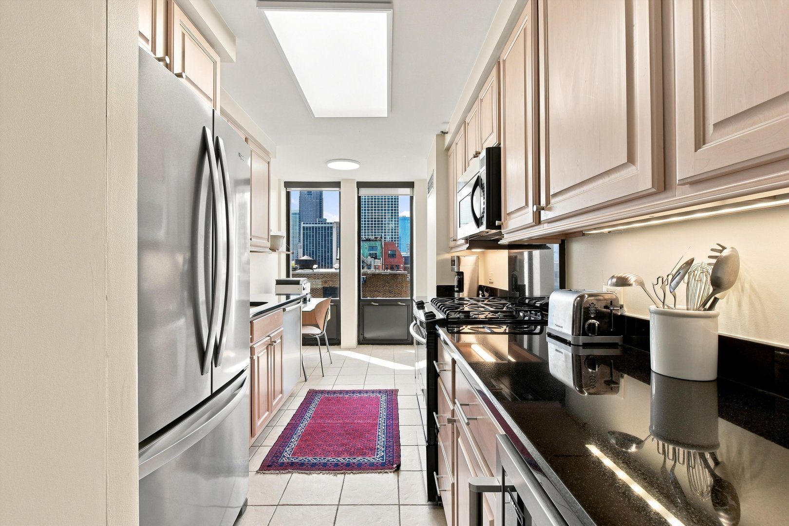 1230 N State Parkway 21d Property Photo 9
