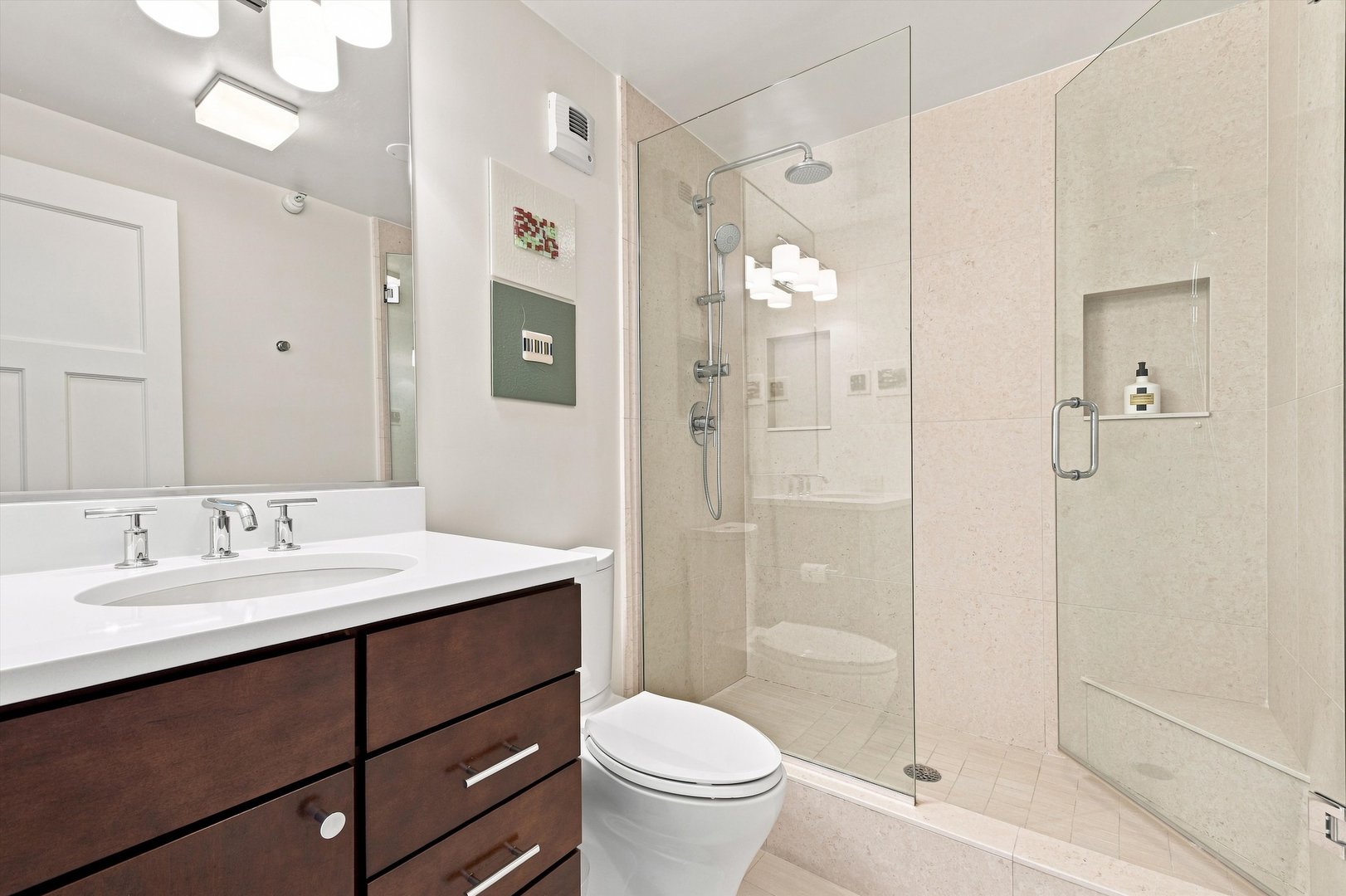 1230 N State Parkway 21d Property Photo 12