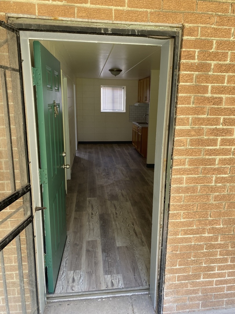 9126 S Buffalo Avenue 1d Property Photo 2