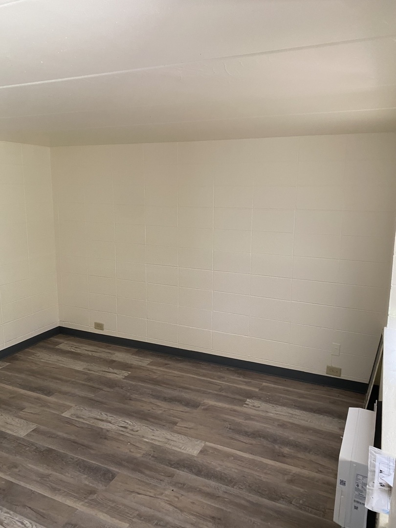 9126 S Buffalo Avenue 1d Property Photo 3