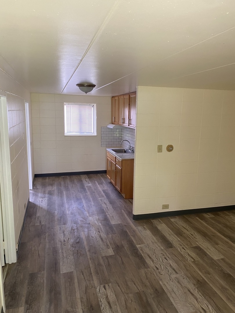 9126 S Buffalo Avenue 1d Property Photo 4
