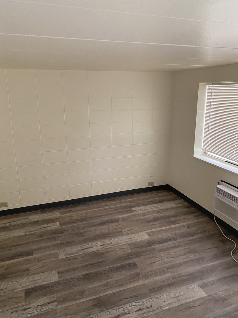 9126 S Buffalo Avenue 1d Property Photo 6