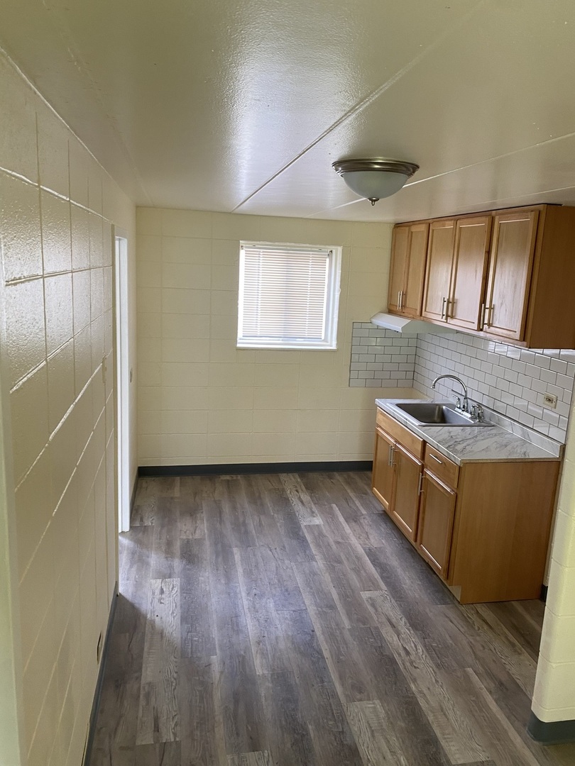 9126 S Buffalo Avenue 1d Property Photo 9