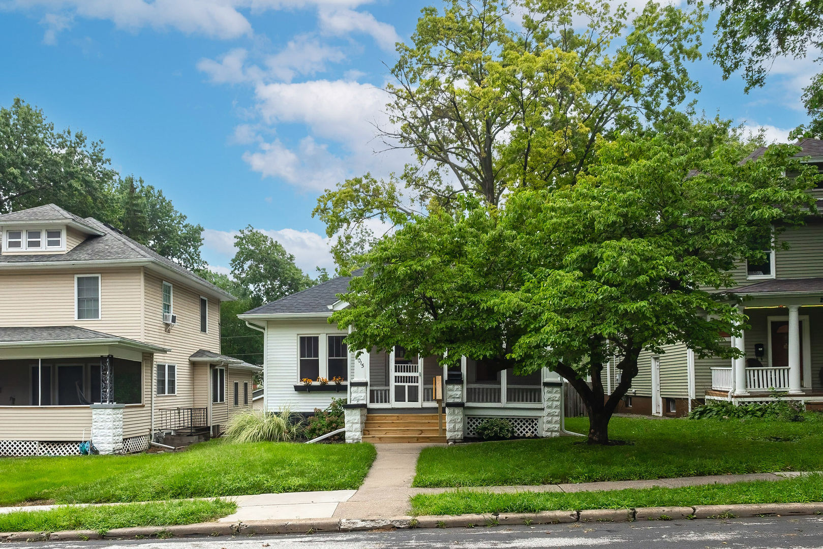 2015 Tremont Avenue Property Photo 2