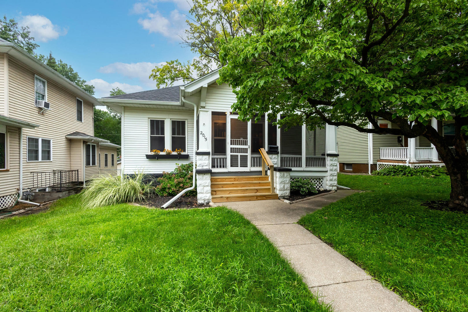 2015 Tremont Avenue Property Photo 3