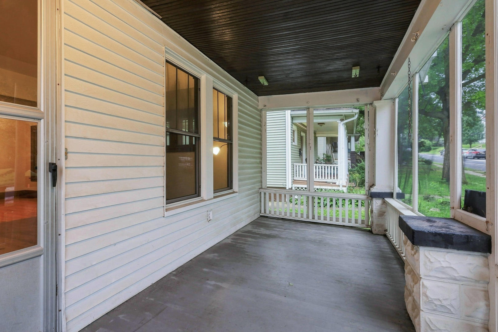 2015 Tremont Avenue Property Photo 4