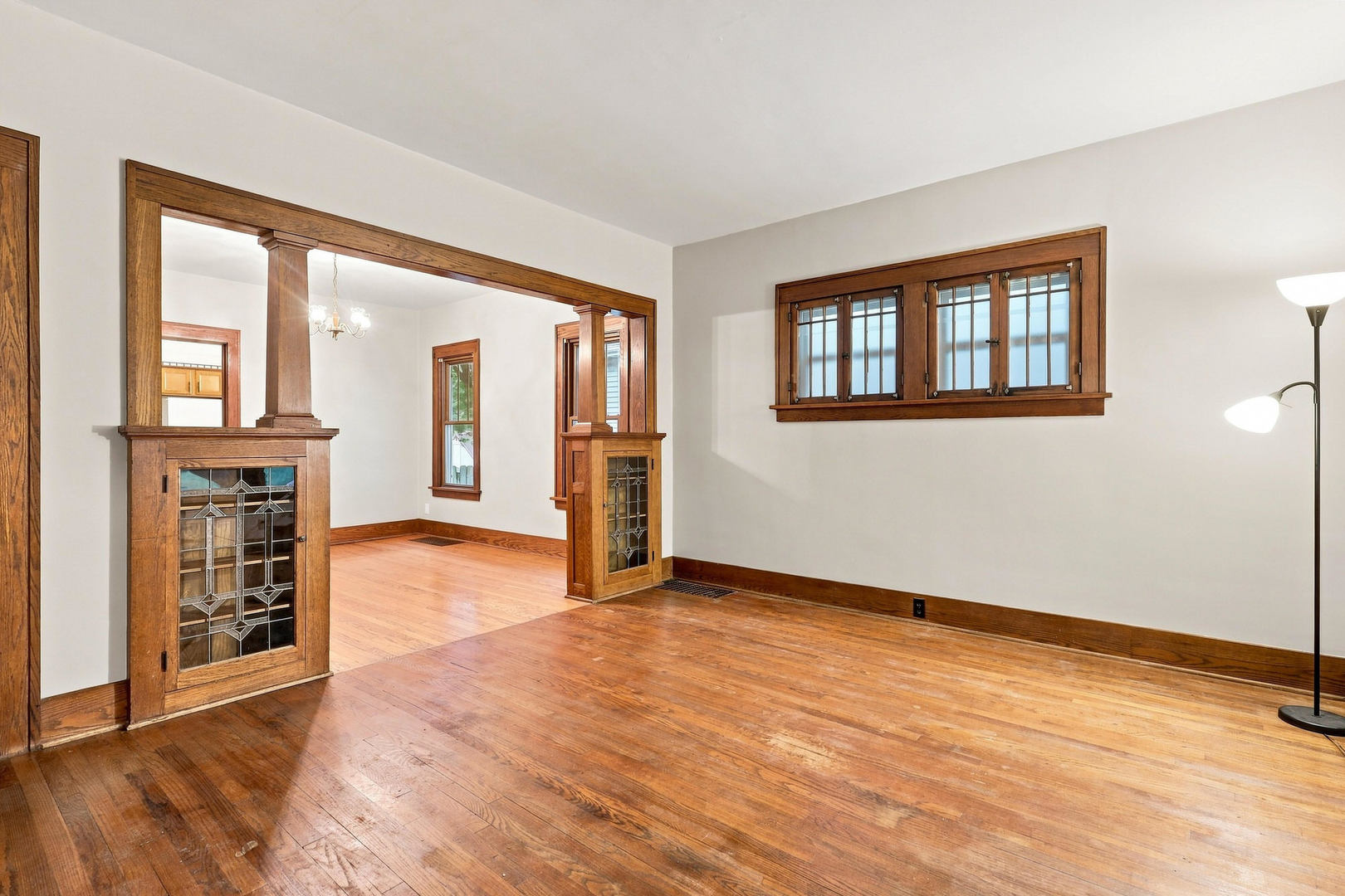2015 Tremont Avenue Property Photo 6