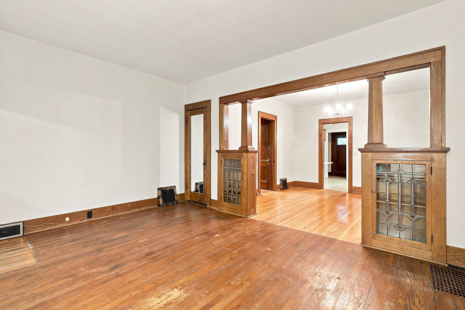 2015 Tremont Avenue Property Photo 7