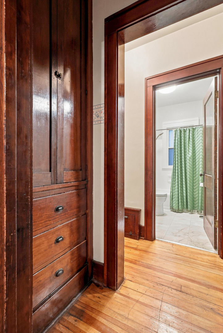 2015 Tremont Avenue Property Photo 18