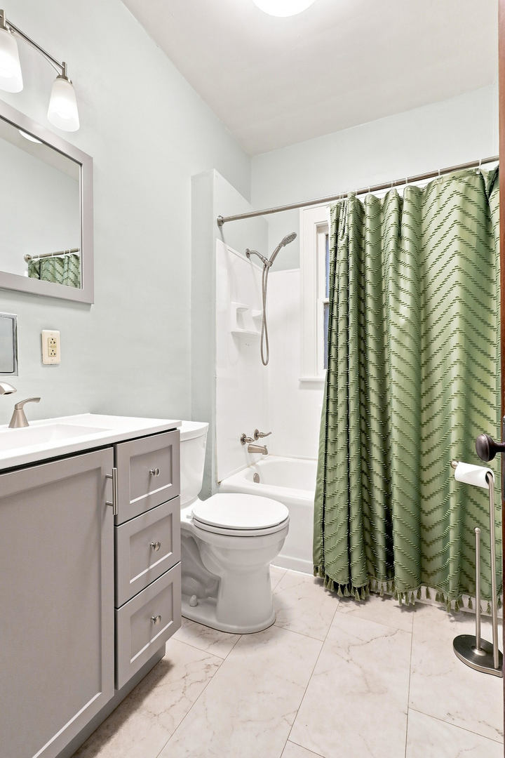 2015 Tremont Avenue Property Photo 19
