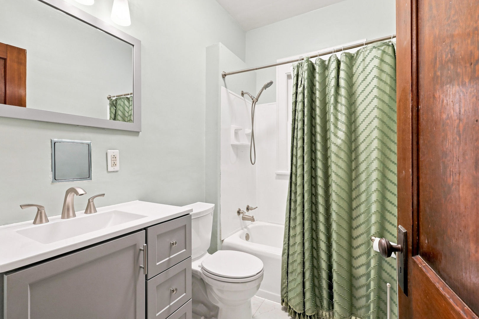 2015 Tremont Avenue Property Photo 20